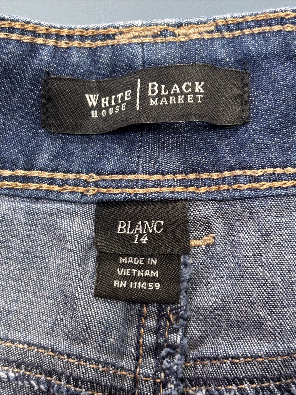 White House Black Market WHBM Blue Denim Shorts Women’s Size 14 - Picture 5 of 7